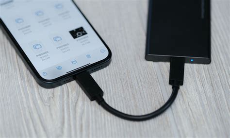 Connect external storage devices to iPhone .